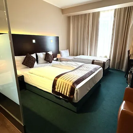 Hotel Lumiere An Der Messe 4*