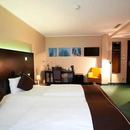 Lumière An Der Messe Hotel