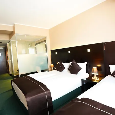 Lumière An Der Messe 4*